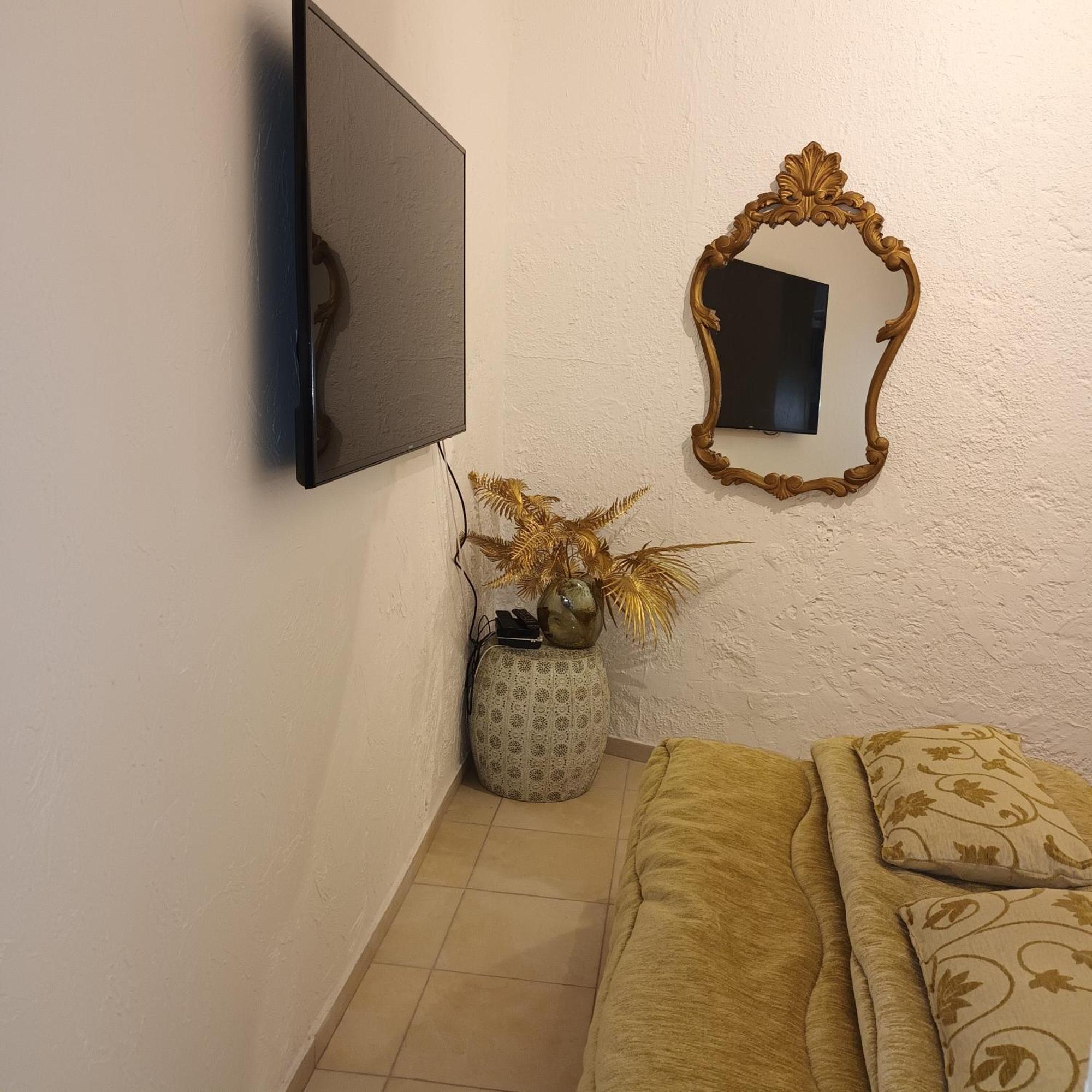 Joli Havre De Paix Apartment Vence Bagian luar foto